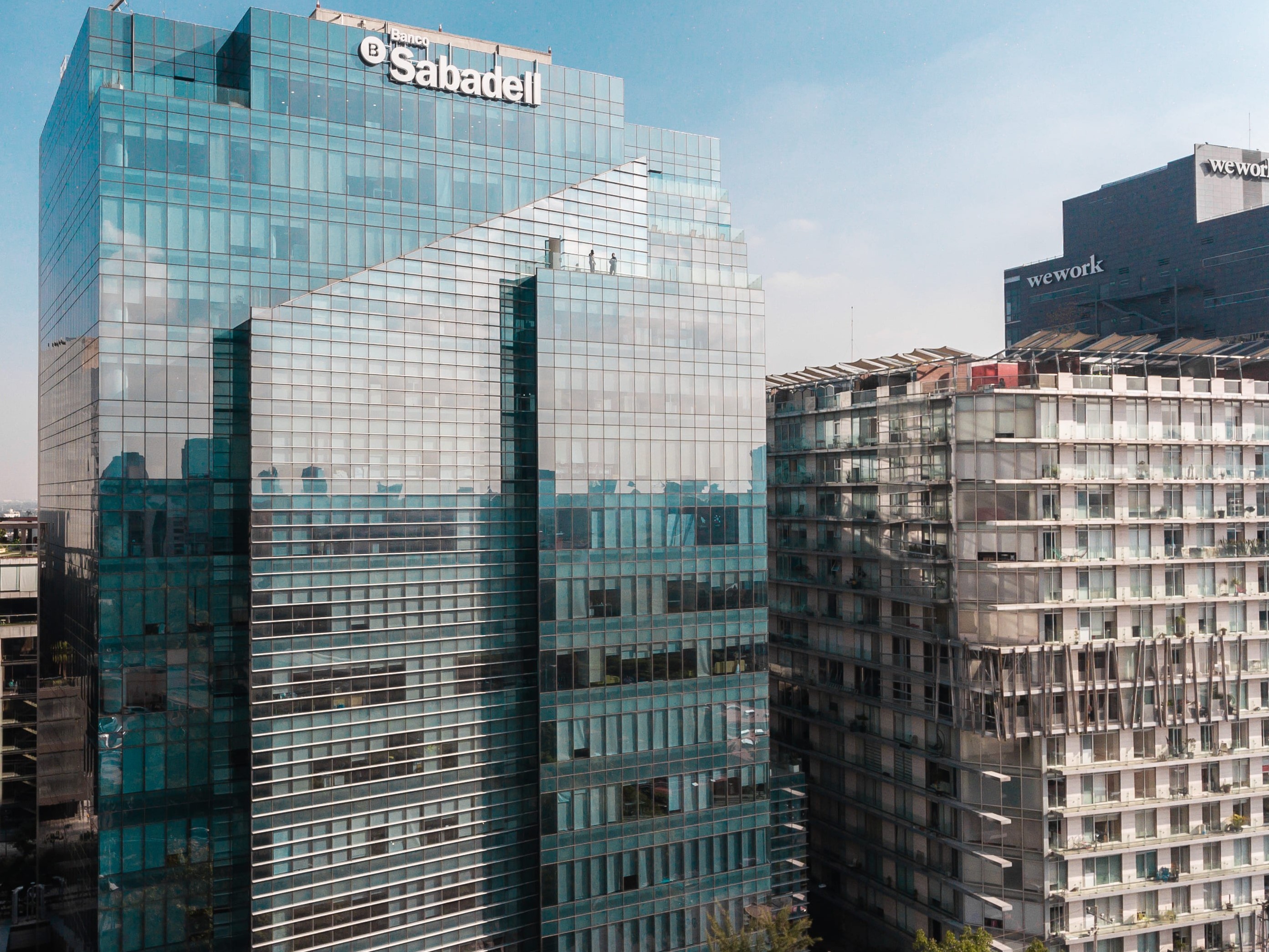 Banco Sabadell adoptó la tecnología de Microsoft para ofrecer un servicio más personalizado a sus clientes, con  Dynamics 365