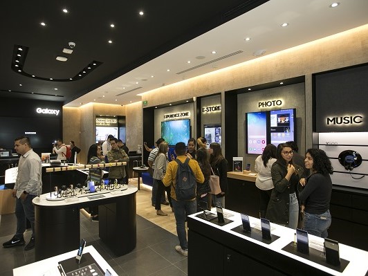 Samsung, implementó VTEX, la plataforma de comercio unificado que presta servicios a marcas y retailers en más de 42 países en el mundo y cuenta con más de 2500 tiendas online, y logra una propuesta omnicanal para sus usuarios.