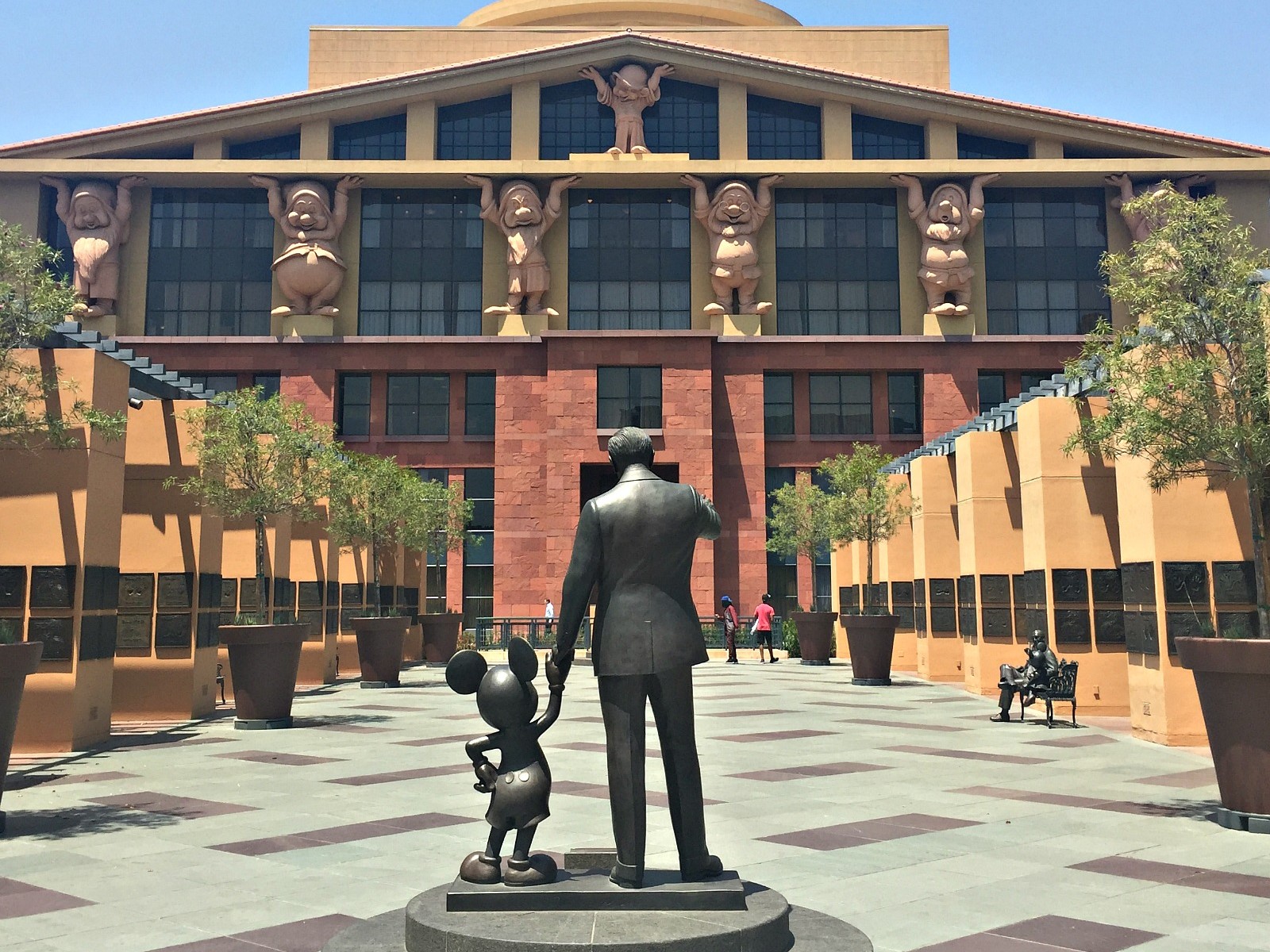 La asociación entre las empresas combinará la tecnología de Salesforce con las capacidades cinematográficas de Disney en todos los estudios de entretenimiento de Disney,